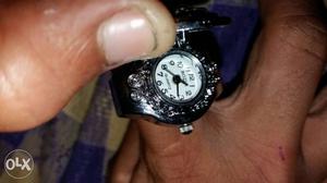 Finger ring watch new watch urgent sell