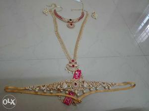 Gold-colored And Red Beaded Jewelry Set