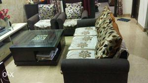 Good condition sofa set 3+1+1 with Central Table.