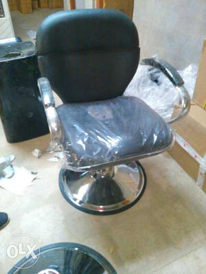 Grey Base Black Leather Salon Chair