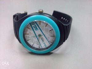 Kids watch for sell used 2 months only fixed price