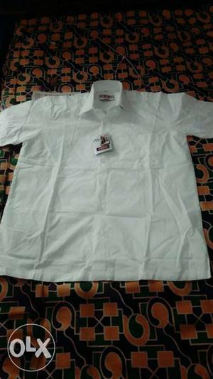 MCR white short sleeve shirt size.38