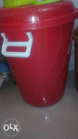 Milton 120 liters water storage container (negotiable)