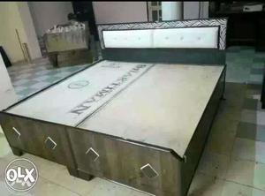 Naya box wala bed free home delivery.. 9O