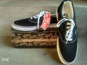 Pair Of Black Vans Authentic With Box... Fit for Size 7...
