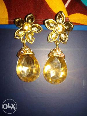 Pair Of Gold-colored Floral Earrings