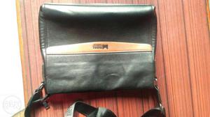 Pure leather messanger bag, brand new