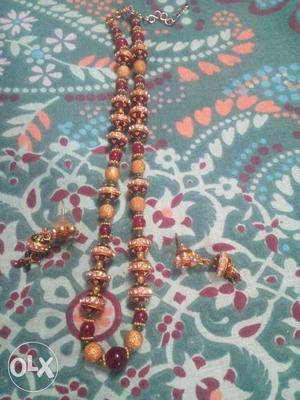 Red And Brown Beaded Necklace And Earrings
