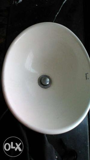 Wash basin oval shaped bowl