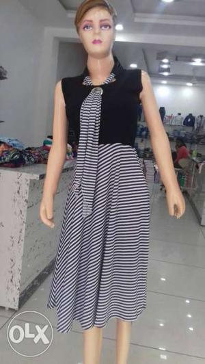Women's Black And White Striped Sleeveless Midi Dress