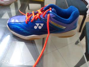 Yonex badminton shoes. size 8. Brand new.
