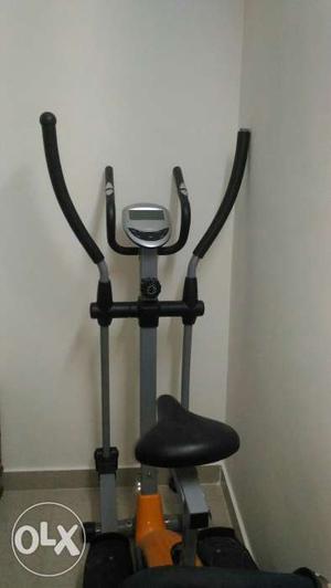 2 years old cardiofit cross trainer hardly used