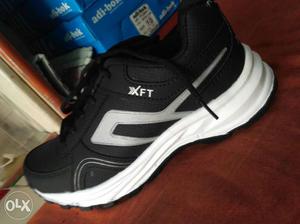 Fixed price. light weight shoes. 7-10 all size
