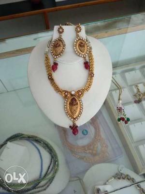Gold-colored Necklace With Earrings
