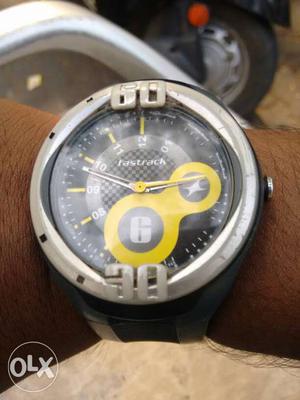 I Want Sale My Watch Round Yellow And Silver Black Strap
