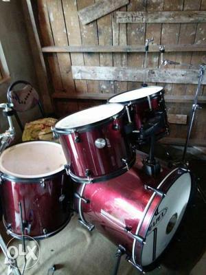 I want to sale my 5 pic drums kit only (mapex