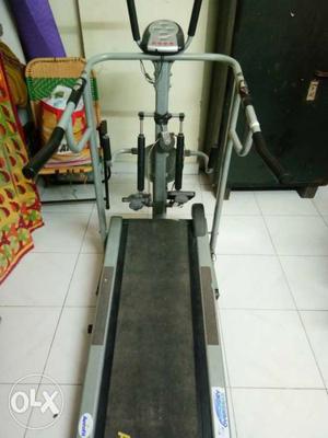Manual treadmill, 1 month used and 1yr old