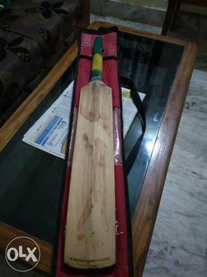 Slazenger Kashmir willow dues ball bat. hardly