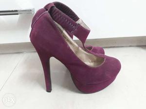 Used, good condition 6 inches heeled sandal