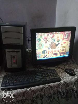 2.53GHz, 1gb ram, with keyboard & mouse.