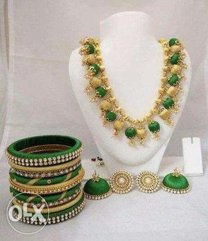 Beaded Beige-and-green Jewelries