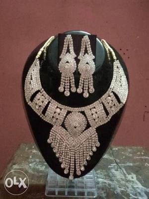 Diamond Embellished Collar Necklace And Earrings