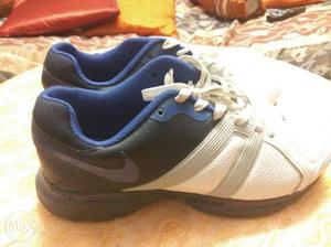 Nike brand new shoes uk 7 number