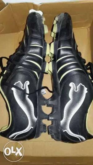 Puma football shoes size 9 is available Geniune