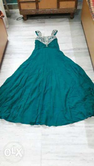 Very elegant gown...full stone work on top of the