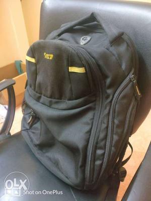 Vip laptop backpack 5 pockets 35 litre a little