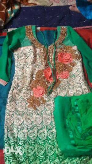 White And Green Floral Long-sleeved Traditional Dress