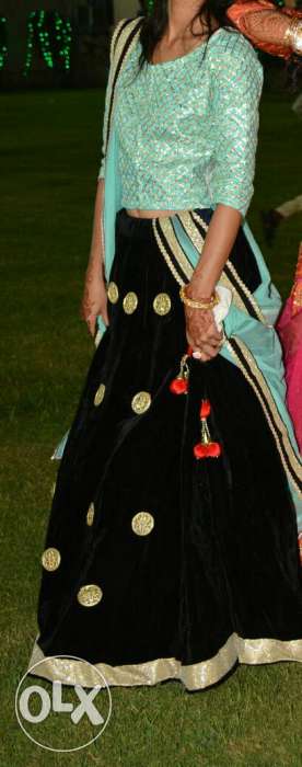 Women's Teal And Black Sari