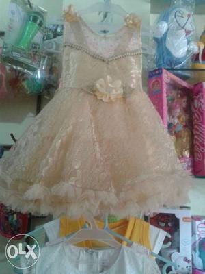 1 year old frock only 350/-