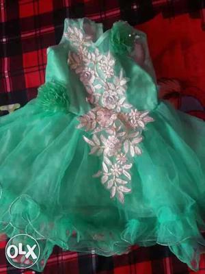 2 yrs bby girlGreen Sleeveless Mini Dress