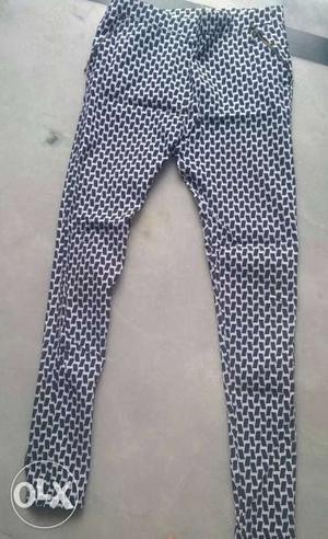 Best quality printed jegging just 3 months old