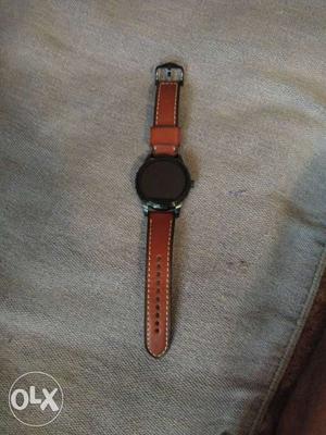 Black Round Face And Brown Leather Strap fossil smart watch