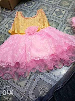 Fancy girls frock of 1 year only in pink color