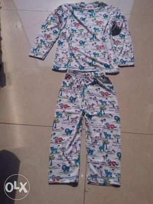 Full sleeves and pajami dress for 3-5 yrs kids.