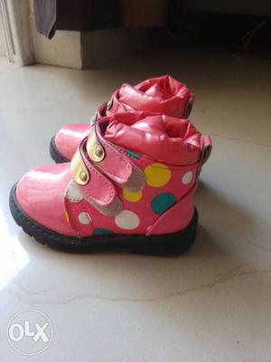Girls Shoes,Good and New Condition,2 Months old,