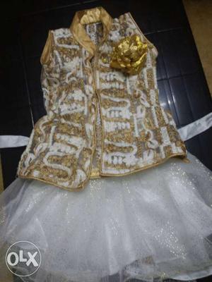 Girls dress. received gift. any one intrested