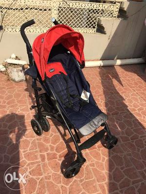 I am selling great condition Chicco stroller