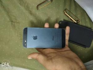 Iphone 5 32gb space grey 2 years old... No bill