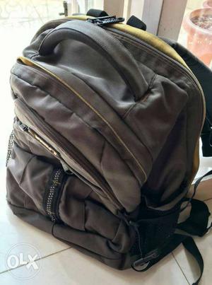 Lightweight bag pack in great condition.Has a compartment