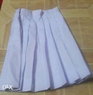 New plated white skirt. Size -for 13 years girls