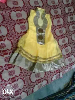 New unused dress for 4,6 yrs girls size unfit not