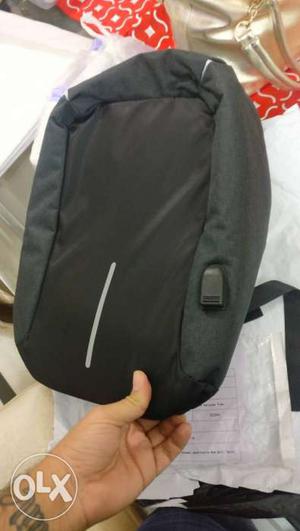 Original anti theft backpack... totally unused... Orginale