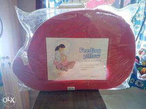 Red Feeding Pillow With Pack