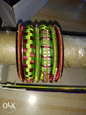 Red and green thread bangles