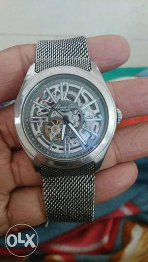 Selling automatic Kenneth Cole watch working perfectly ok