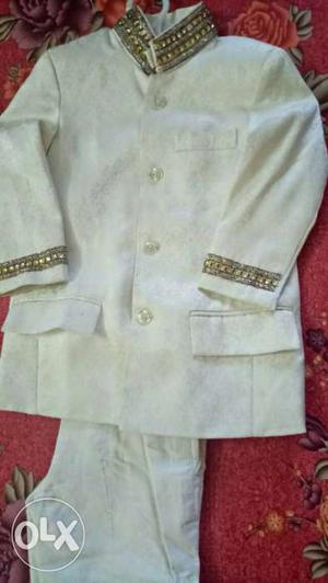 Suit for kids age between 2 -4 years. used only 1or 2 times